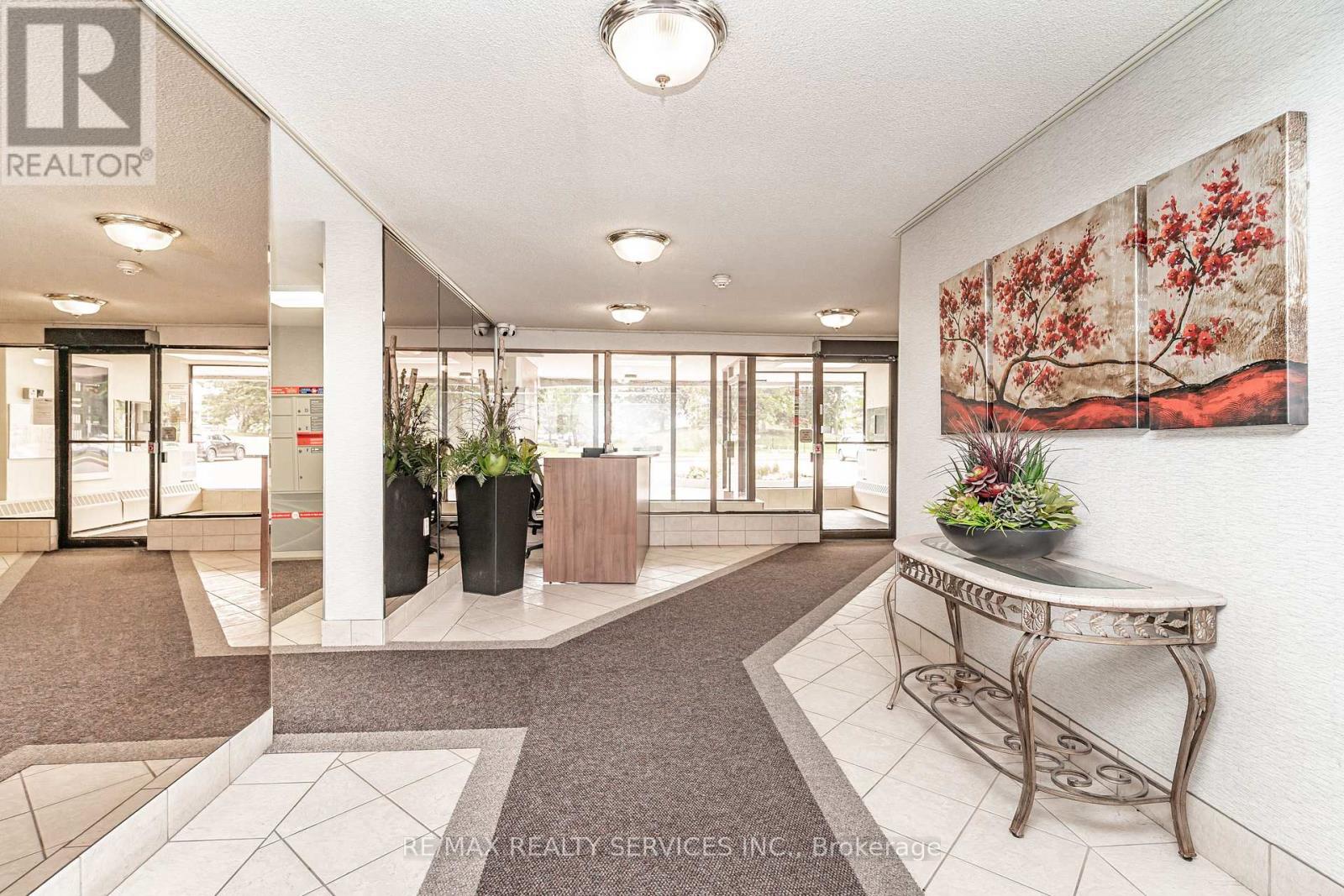 2102 - 18 Knightsbridge Road, Brampton, Ontario  L6T 3X5 - Photo 7 - W13676556