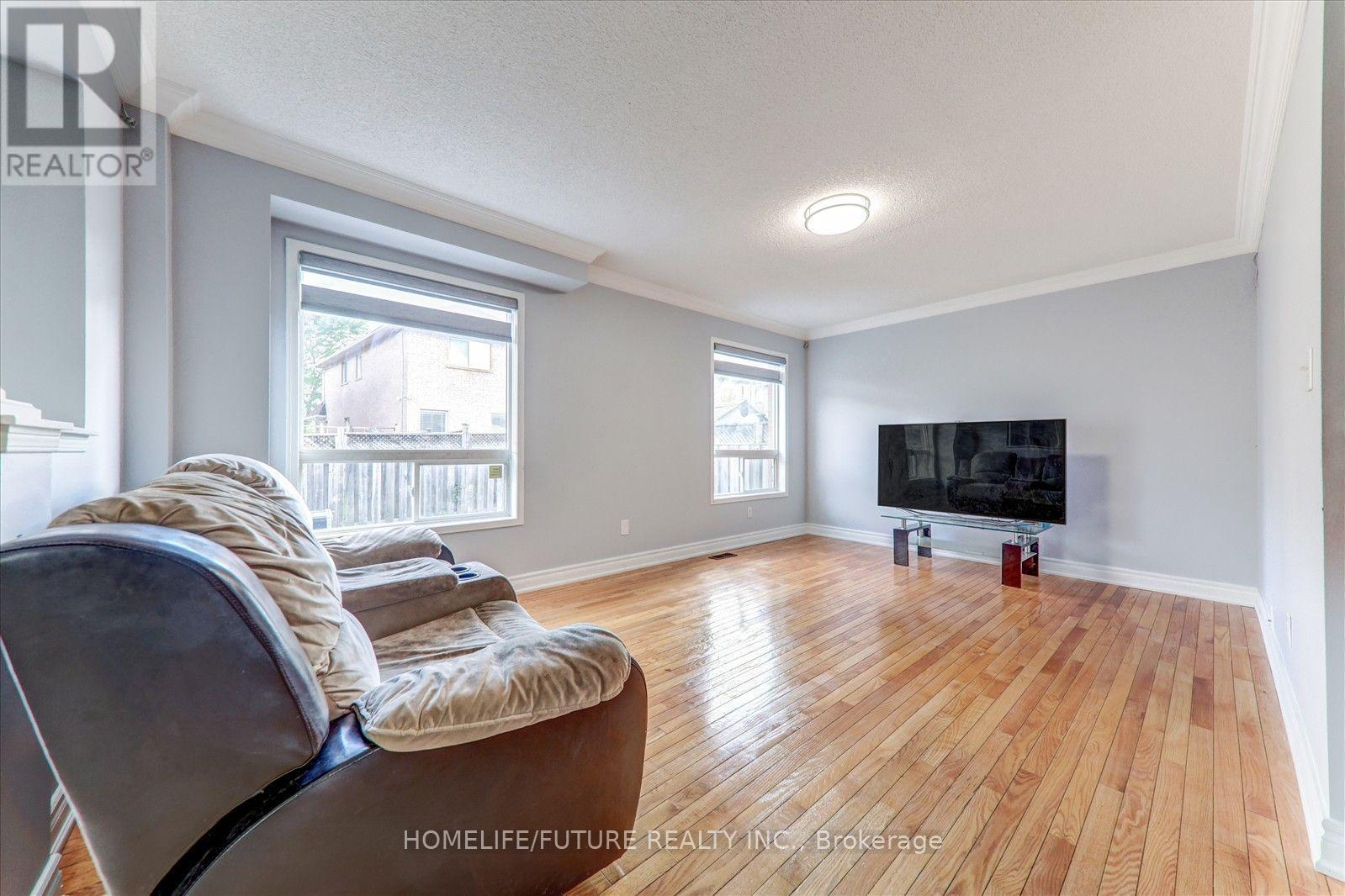 Main & 2nd - 69 Heatherdale Drive, Brampton, Ontario  L7A 2H4 - Photo 11 - W13676612