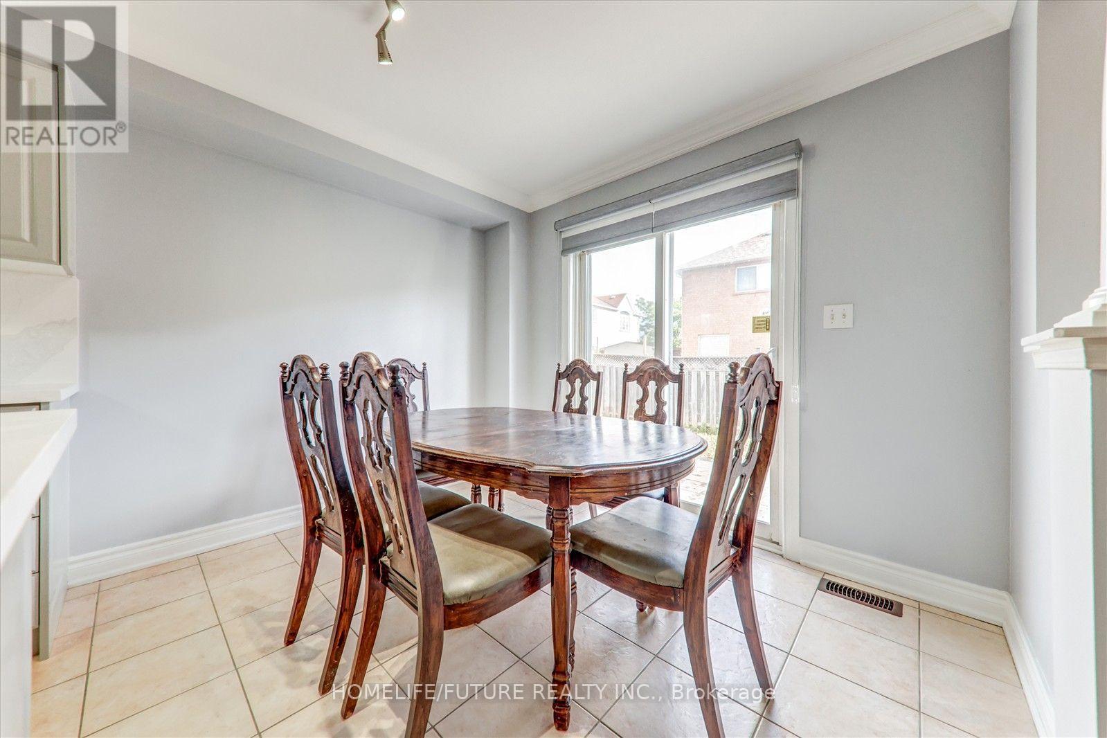 Main & 2nd - 69 Heatherdale Drive, Brampton, Ontario  L7A 2H4 - Photo 13 - W13676612