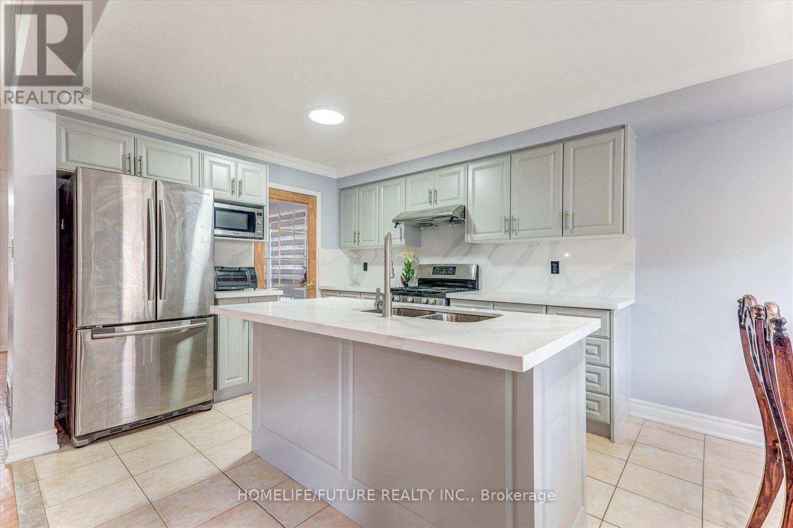 Main & 2nd - 69 Heatherdale Drive, Brampton, Ontario  L7A 2H4 - Photo 14 - W13676612