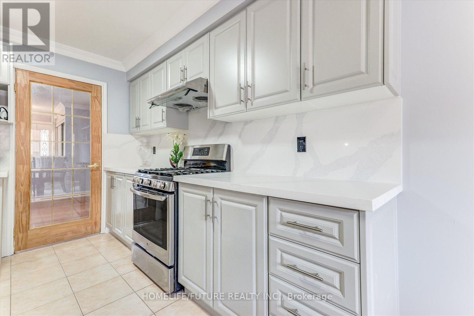 Main & 2nd - 69 Heatherdale Drive, Brampton, Ontario  L7A 2H4 - Photo 15 - W13676612