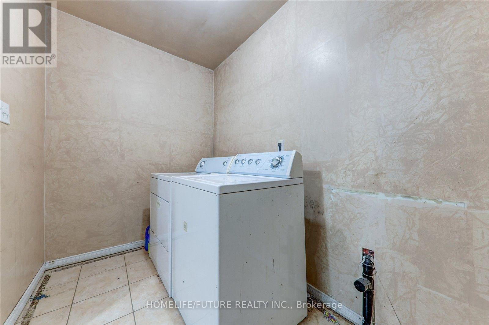 Main & 2nd - 69 Heatherdale Drive, Brampton, Ontario  L7A 2H4 - Photo 17 - W13676612