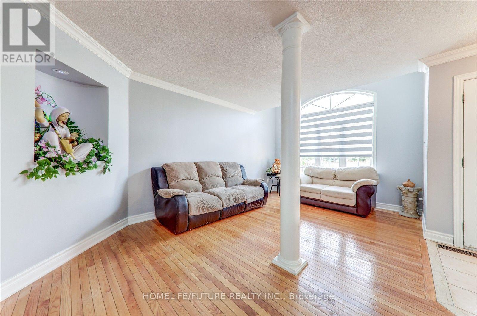 Main & 2nd - 69 Heatherdale Drive, Brampton, Ontario  L7A 2H4 - Photo 6 - W13676612