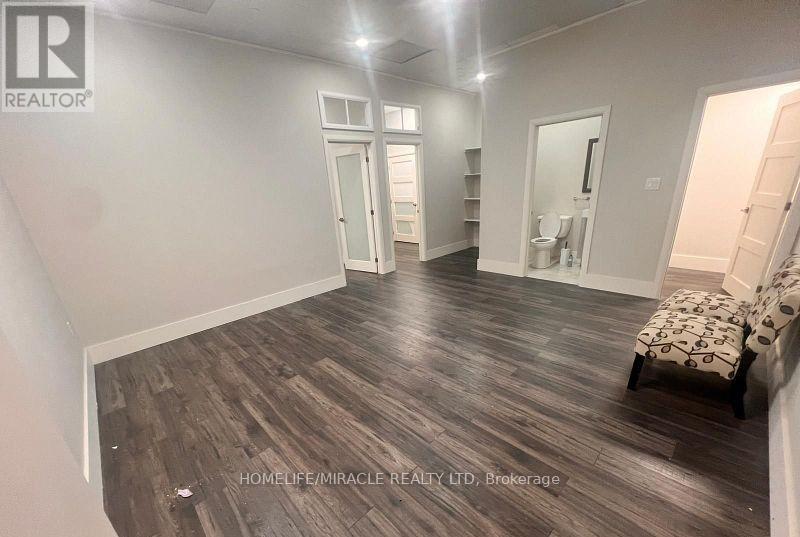 208 - 3495 Rebecca Street, Oakville, Ontario  L6L 6X9 - Photo 2 - W13676696