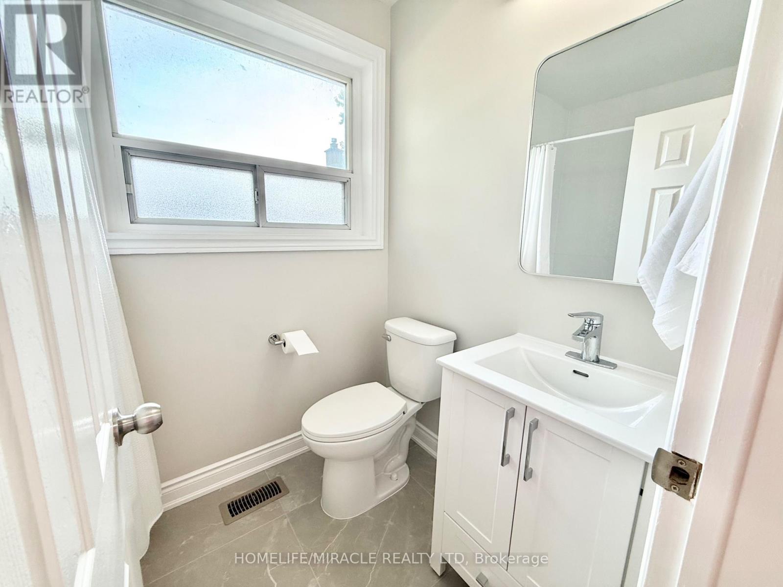 2464 Brookhurst Road, Mississauga, Ontario  L5J 1R3 - Photo 9 - W13675512