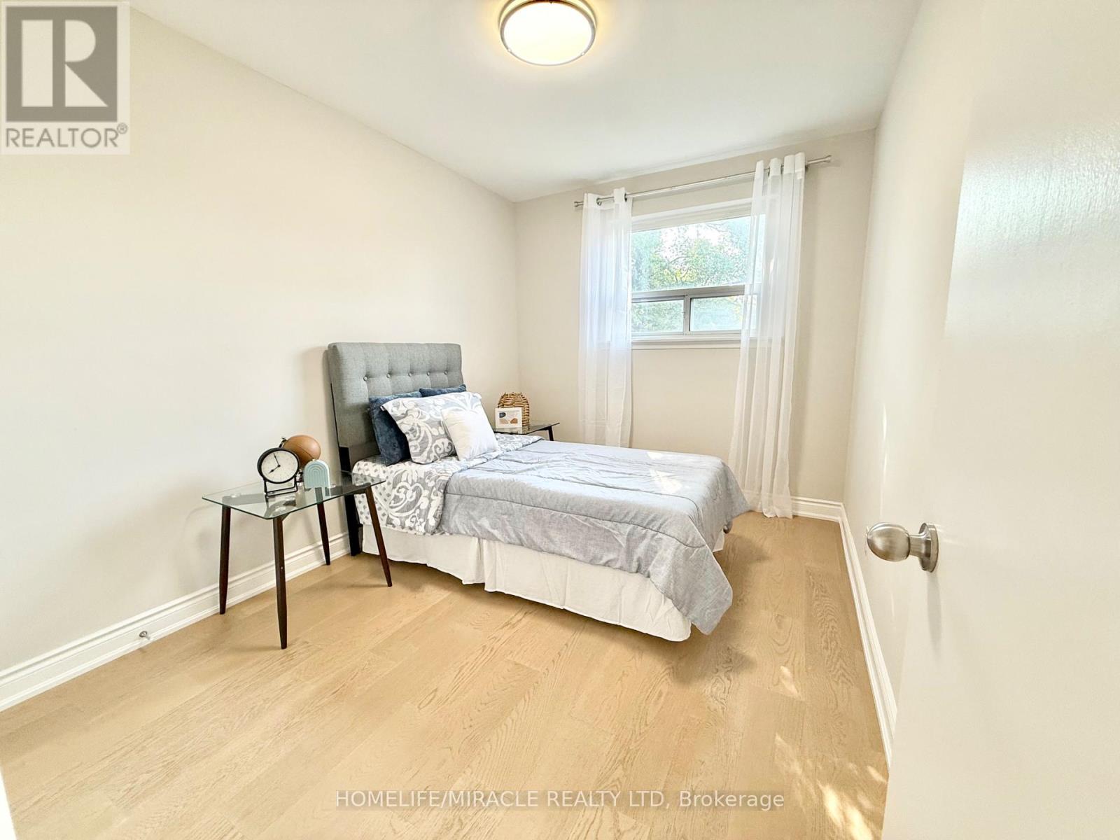 2464 Brookhurst Road, Mississauga, Ontario  L5J 1R3 - Photo 15 - W13675512
