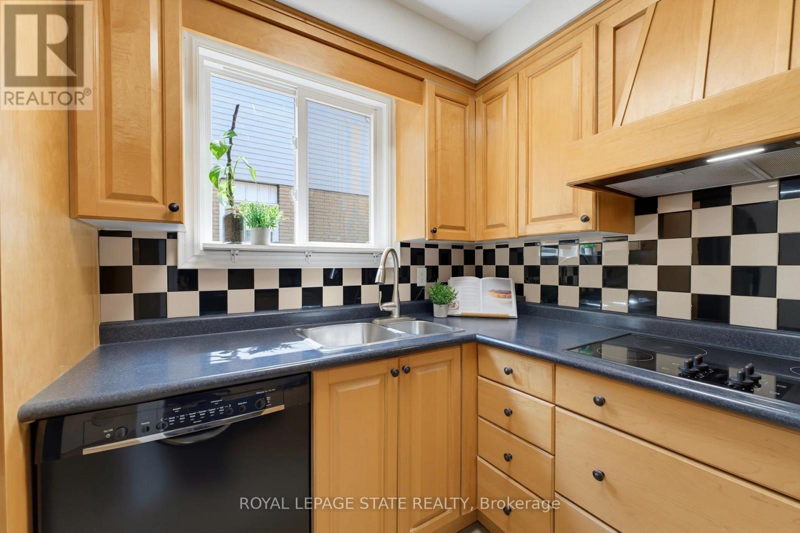 32 Silvervine Drive, Hamilton, Ontario  L8J 1K2 - Photo 9 - X13676606