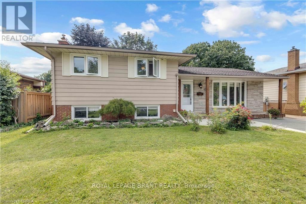 92 Brier Park Road, Brantford, Ontario  N3R 5T4 - Photo 2 - X13676694