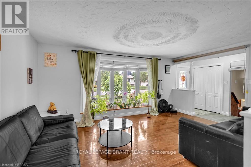 92 Brier Park Road, Brantford, Ontario  N3R 5T4 - Photo 8 - X13676694