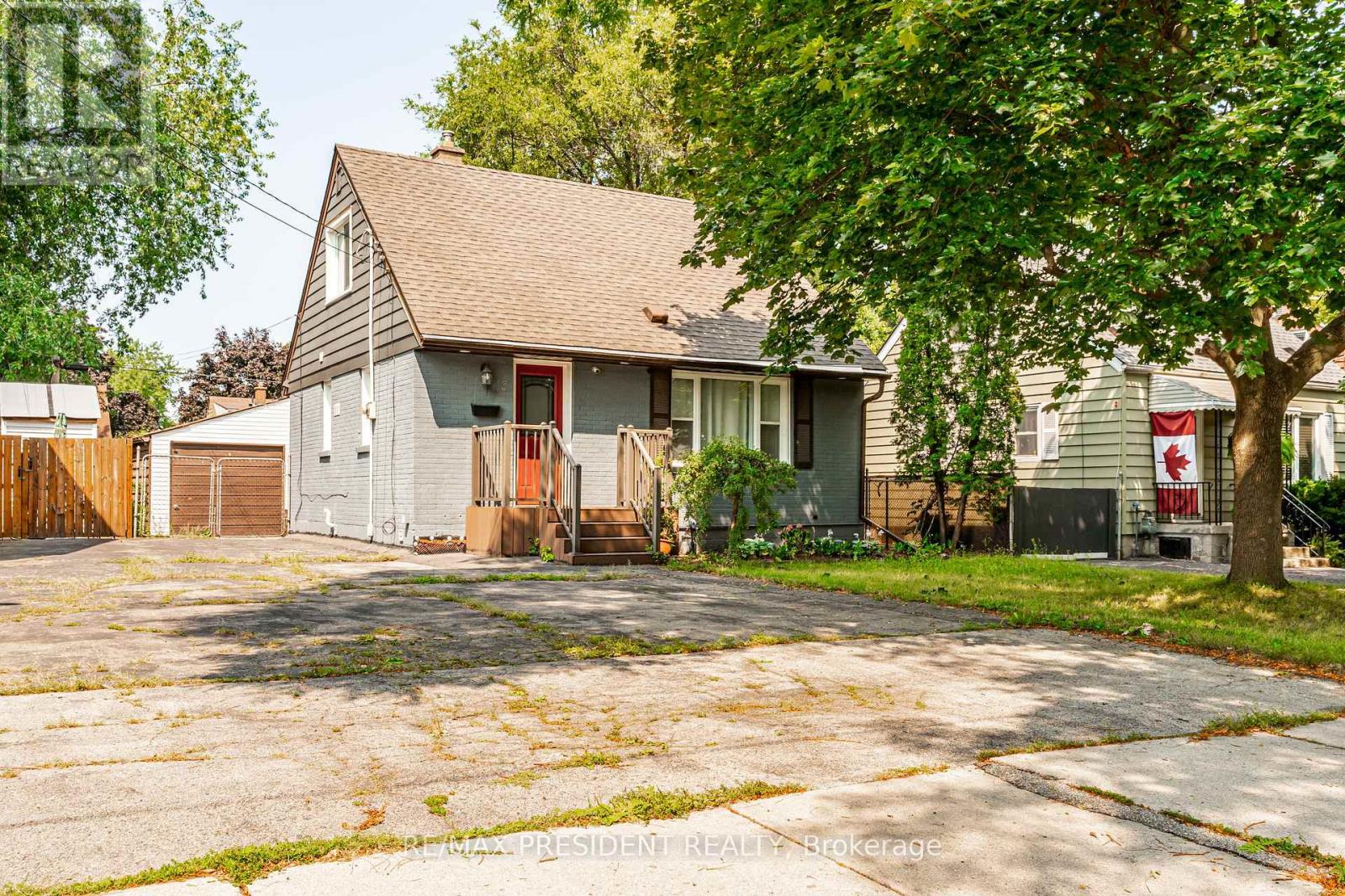 13 LEWIS STREET, Hamilton, Ontario