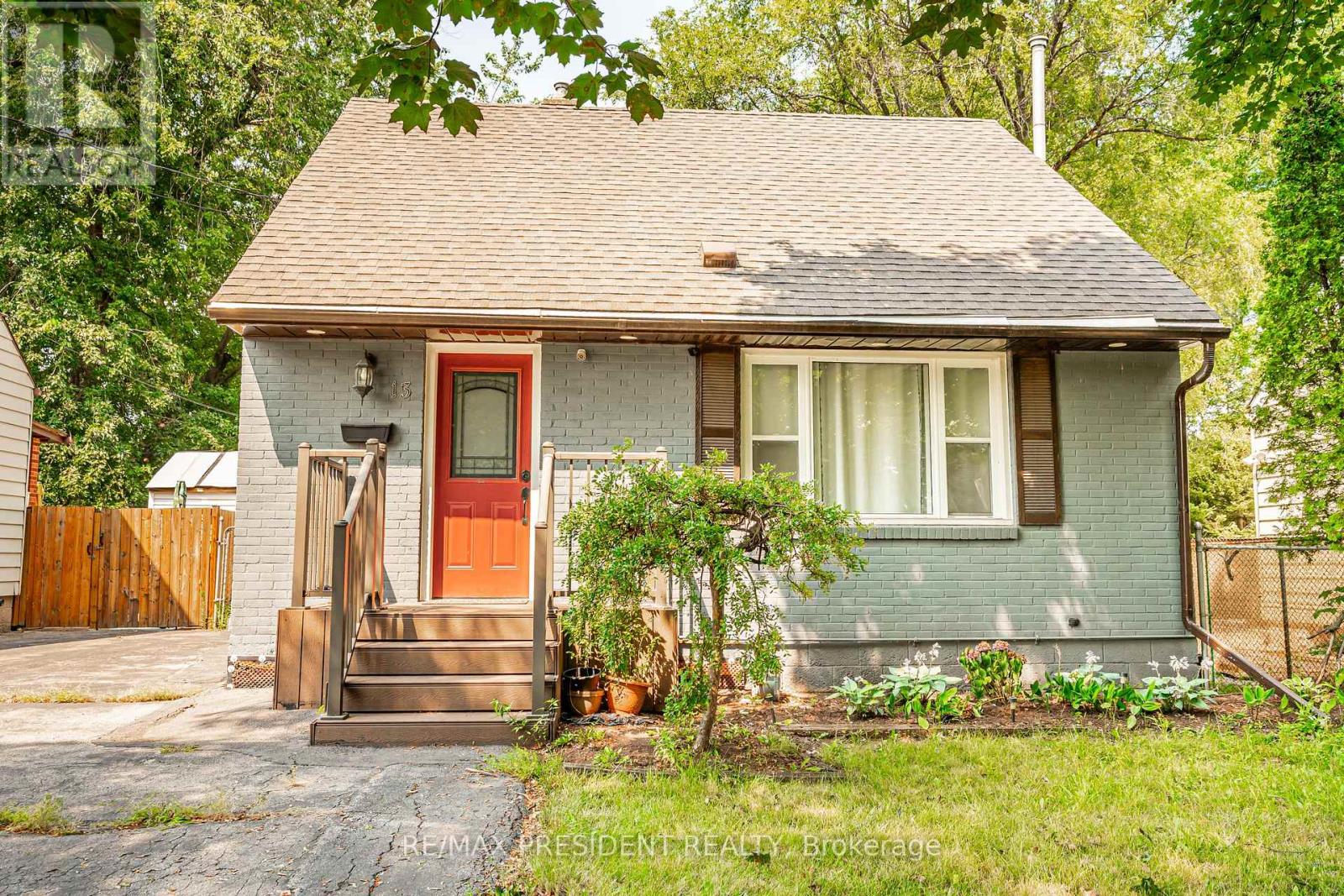 13 Lewis Street, Hamilton, Ontario  L8H 6C3 - Photo 3 - X13676740