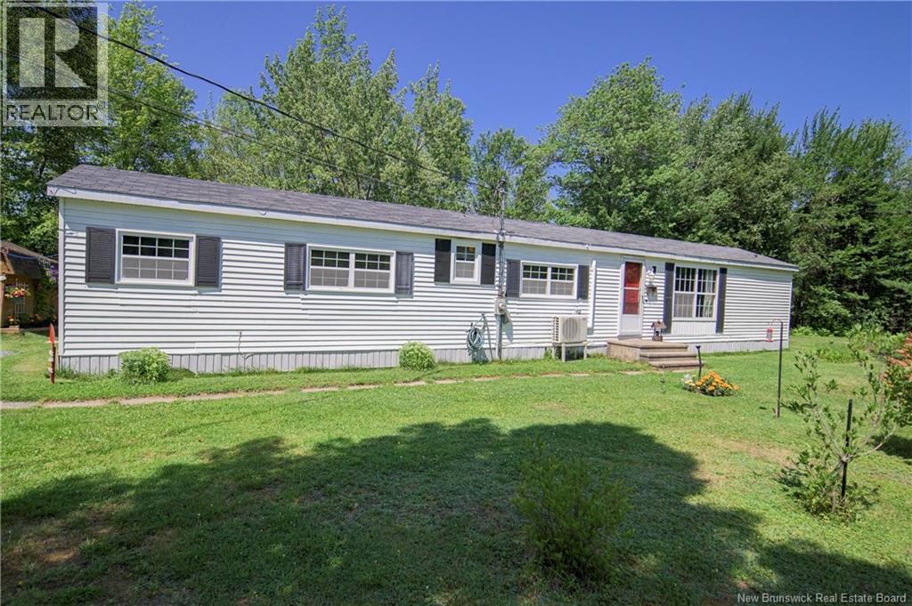 9 Maple Leaf Drive, Lincoln, New Brunswick