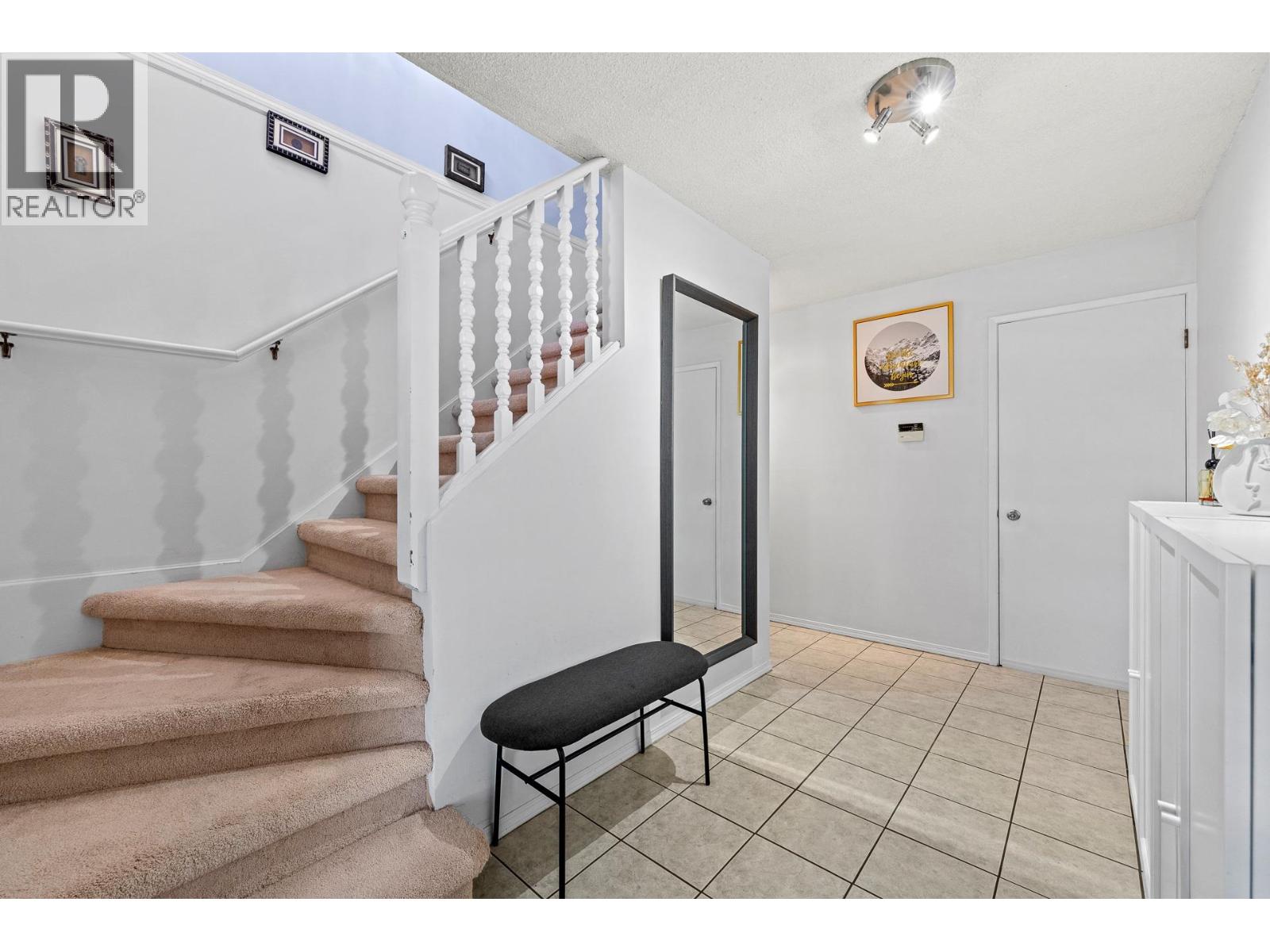 8640 Sierpina Drive, Richmond, British Columbia  V7A 4M9 - Photo 2 - R3154390