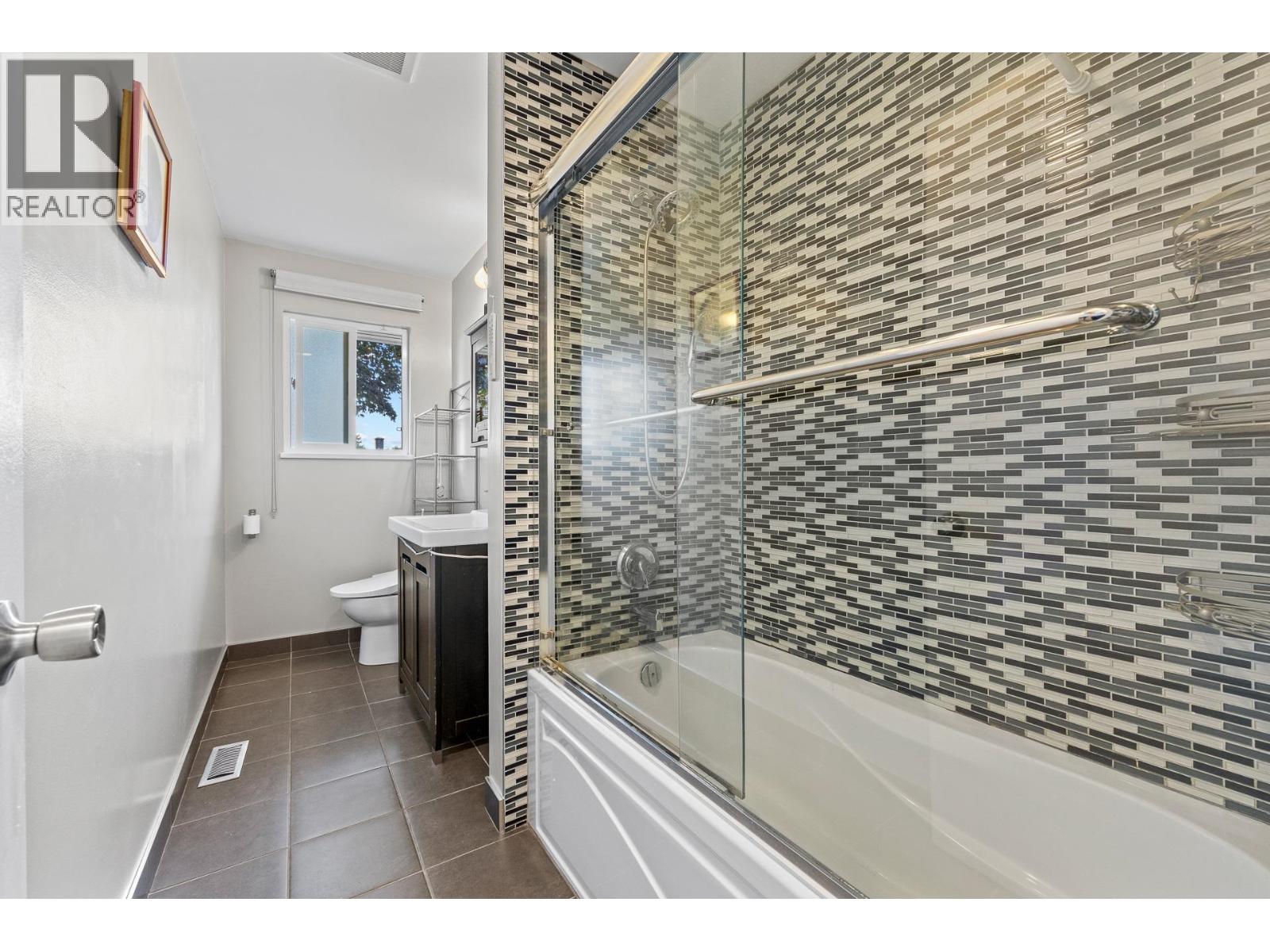 8640 Sierpina Drive, Richmond, British Columbia  V7A 4M9 - Photo 17 - R3154390