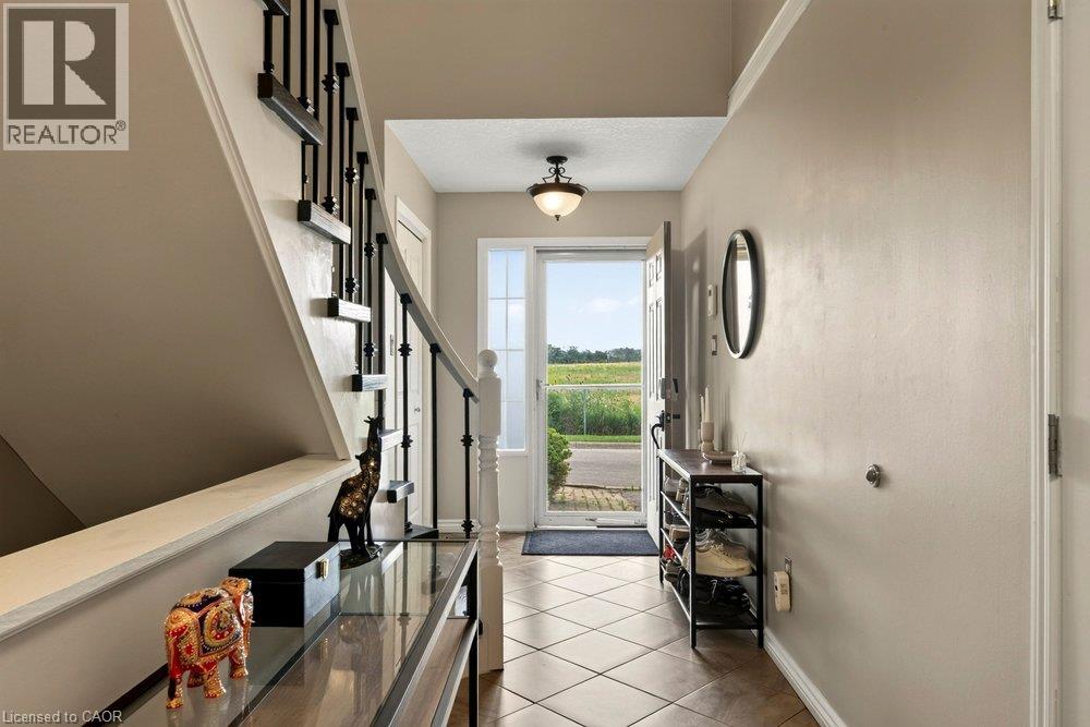 1860 Upper Gage Avenue Unit# 15, Hamilton, Ontario  L8W 3Y6 - Photo 3 - 40855800