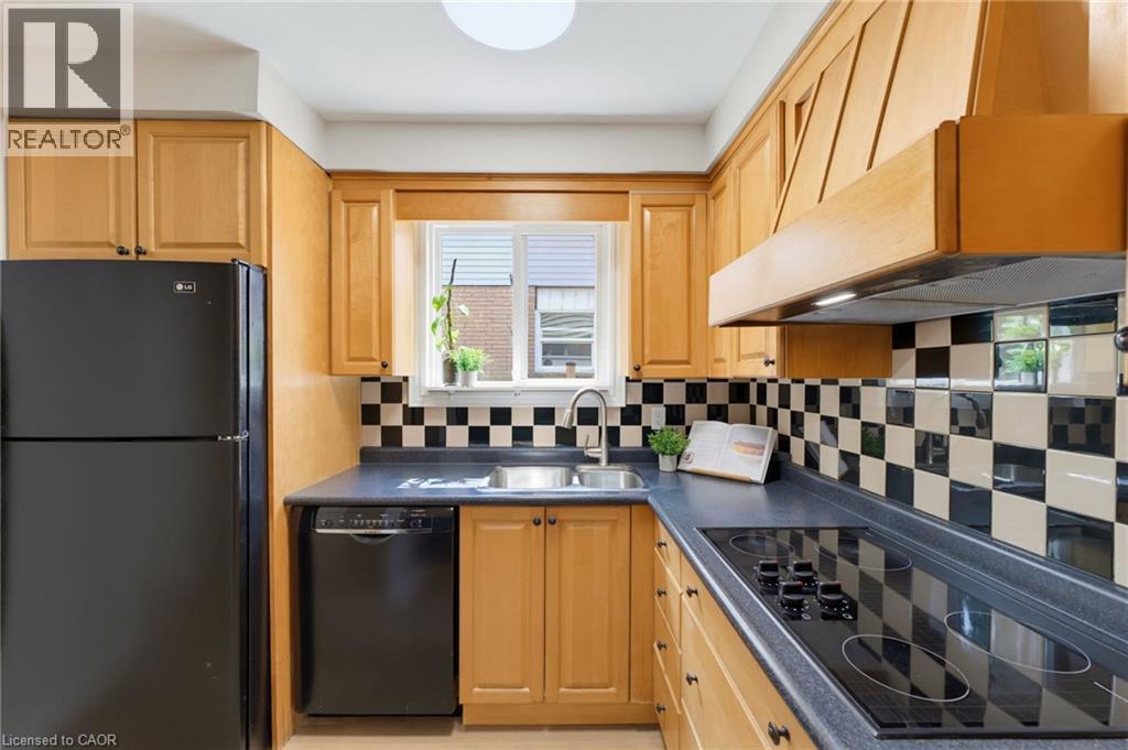 32 Silvervine Drive, Stoney Creek, Ontario  L8J 1K2 - Photo 6 - 40855819