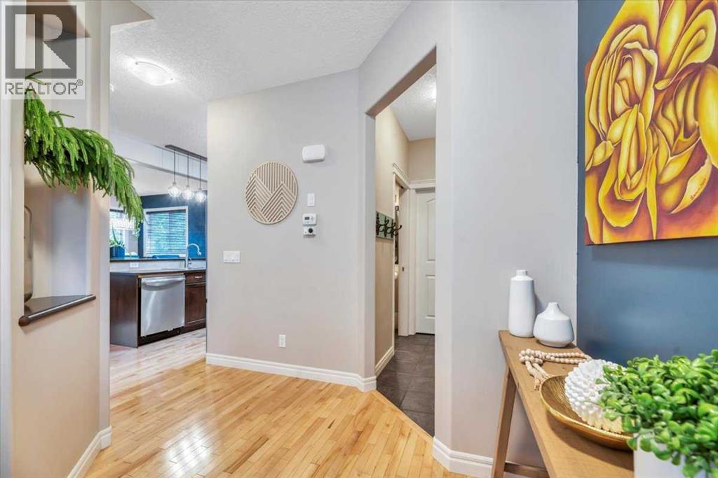 13 Cranberry Avenue Se, Calgary, Alberta  T3M 0L9 - Photo 3 - A2336793