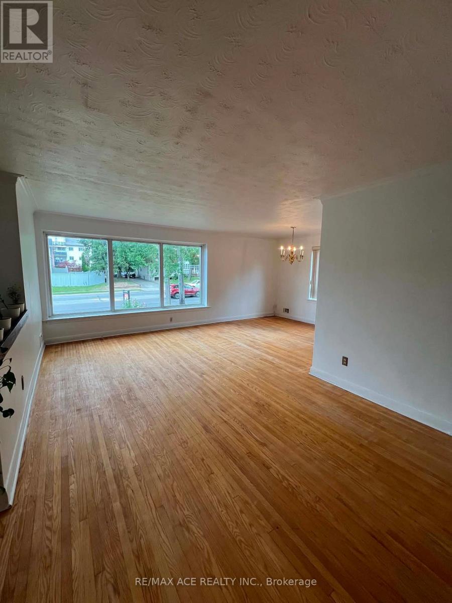 3715 St Clair Avenue E, Toronto, Ontario  M1M 1T5 - Photo 3 - E13562092
