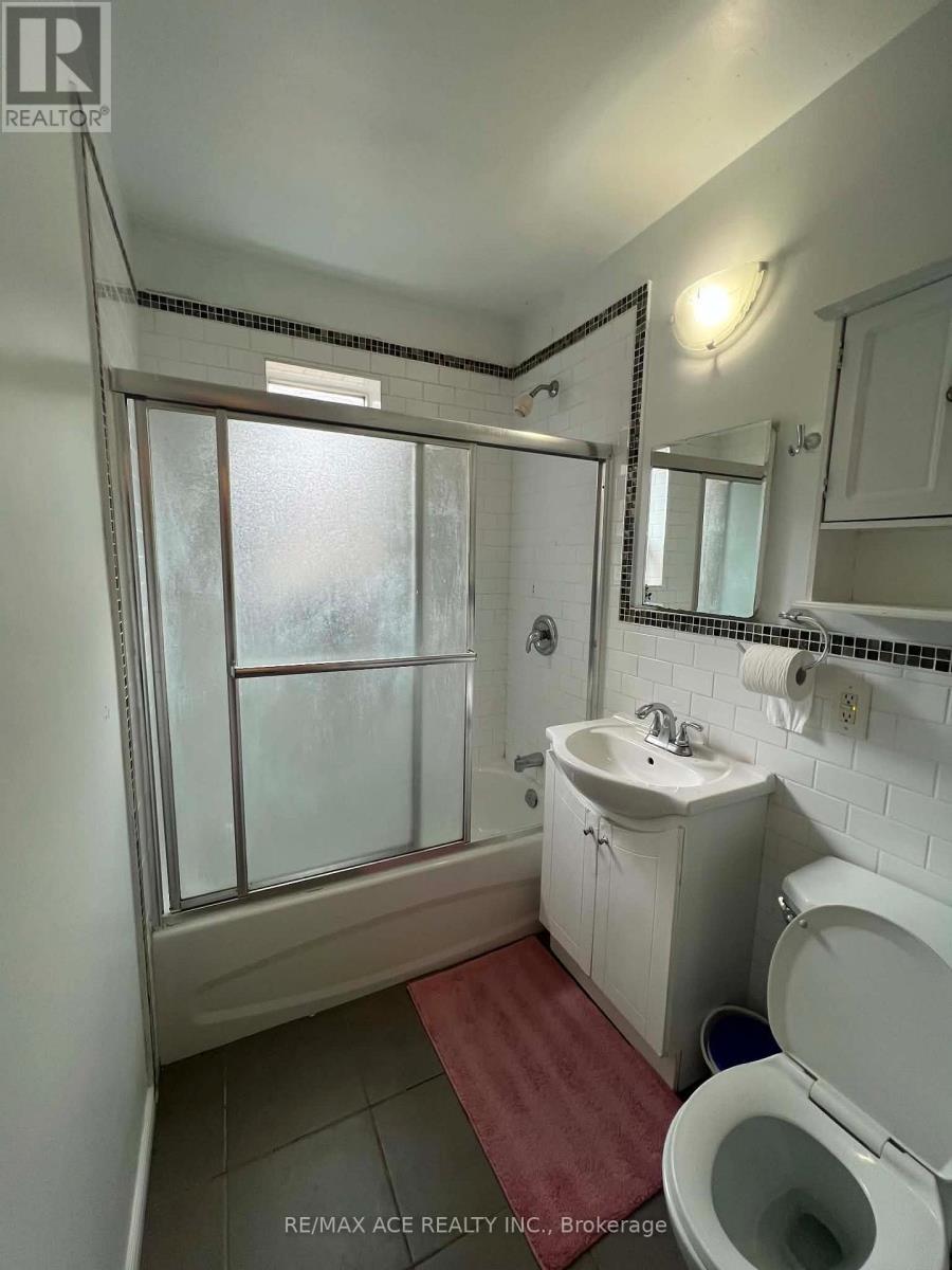 3715 St Clair Avenue E, Toronto, Ontario  M1M 1T5 - Photo 9 - E13562092