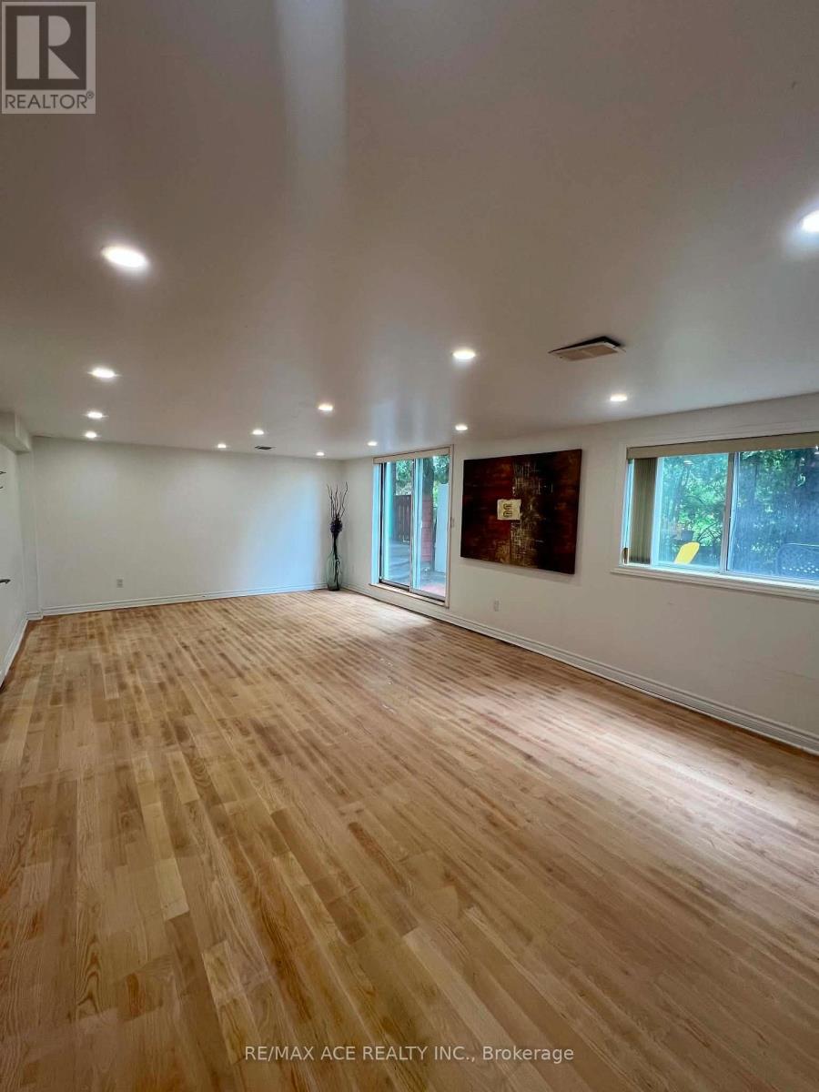 3715 St Clair Avenue E, Toronto, Ontario  M1M 1T5 - Photo 13 - E13562092