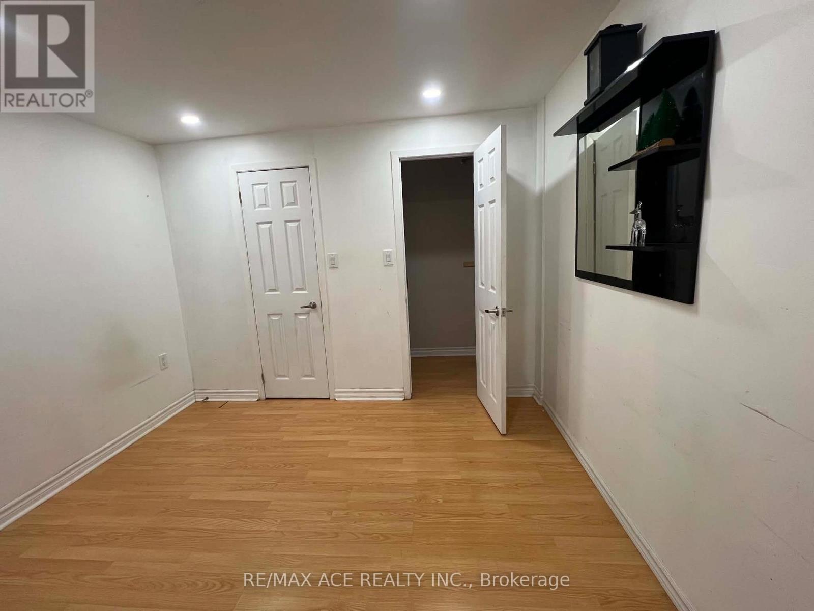 3715 St Clair Avenue E, Toronto, Ontario  M1M 1T5 - Photo 15 - E13562092