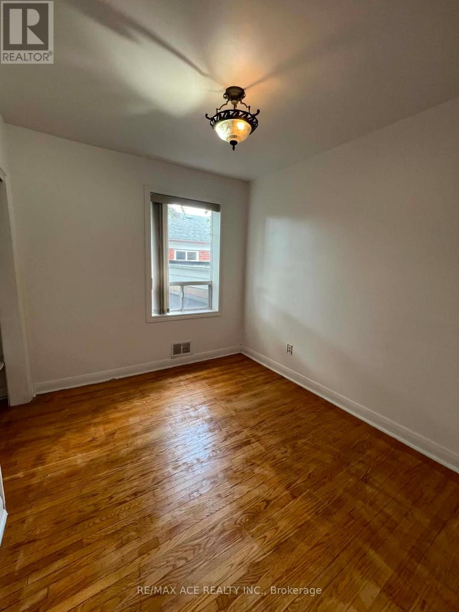 3715 St Clair Avenue E, Toronto, Ontario  M1M 1T5 - Photo 6 - E13562092