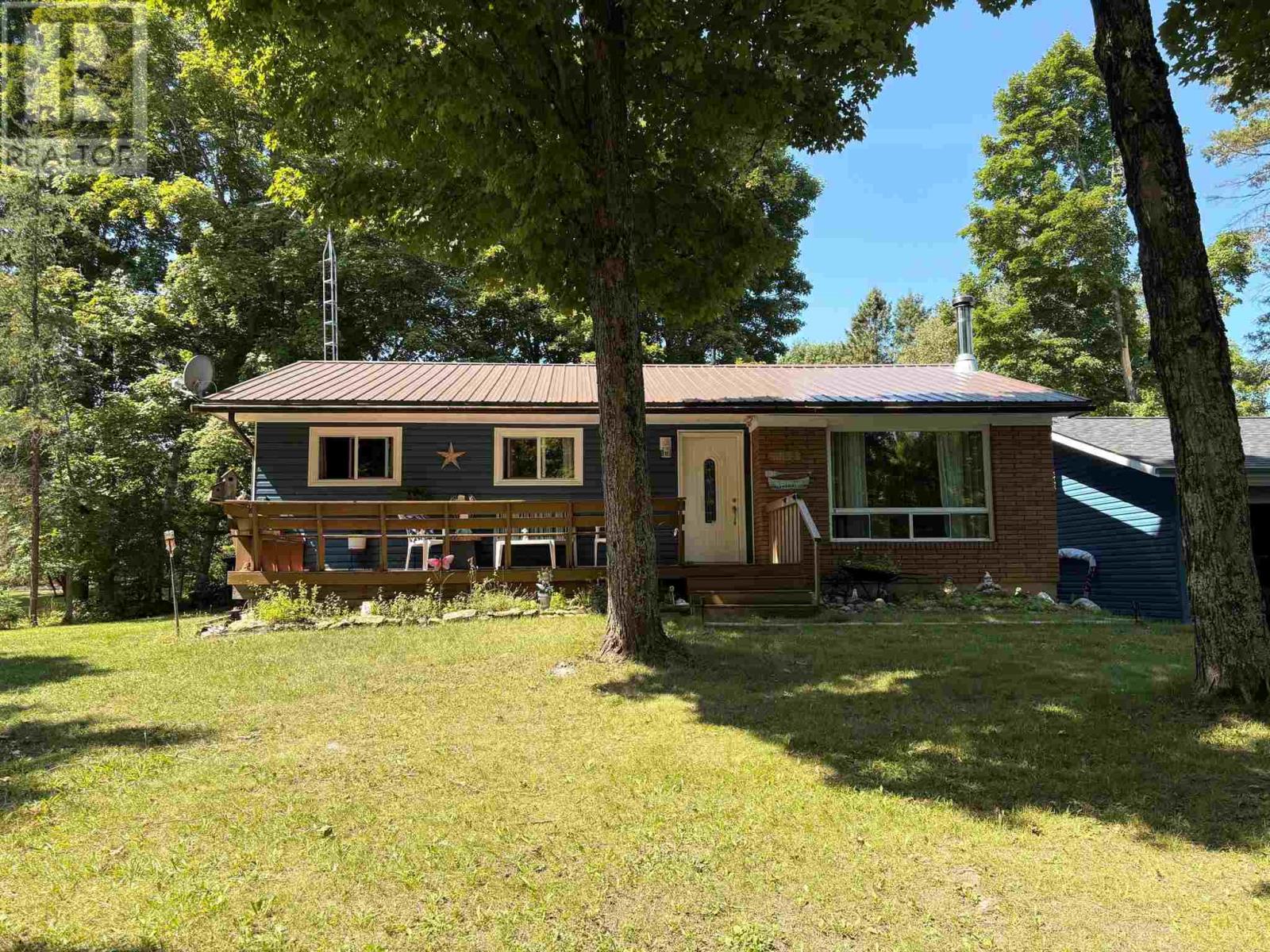 3035 Canoe Point RD|3035 Canoe Point Road, Hilton Beach, Ontario