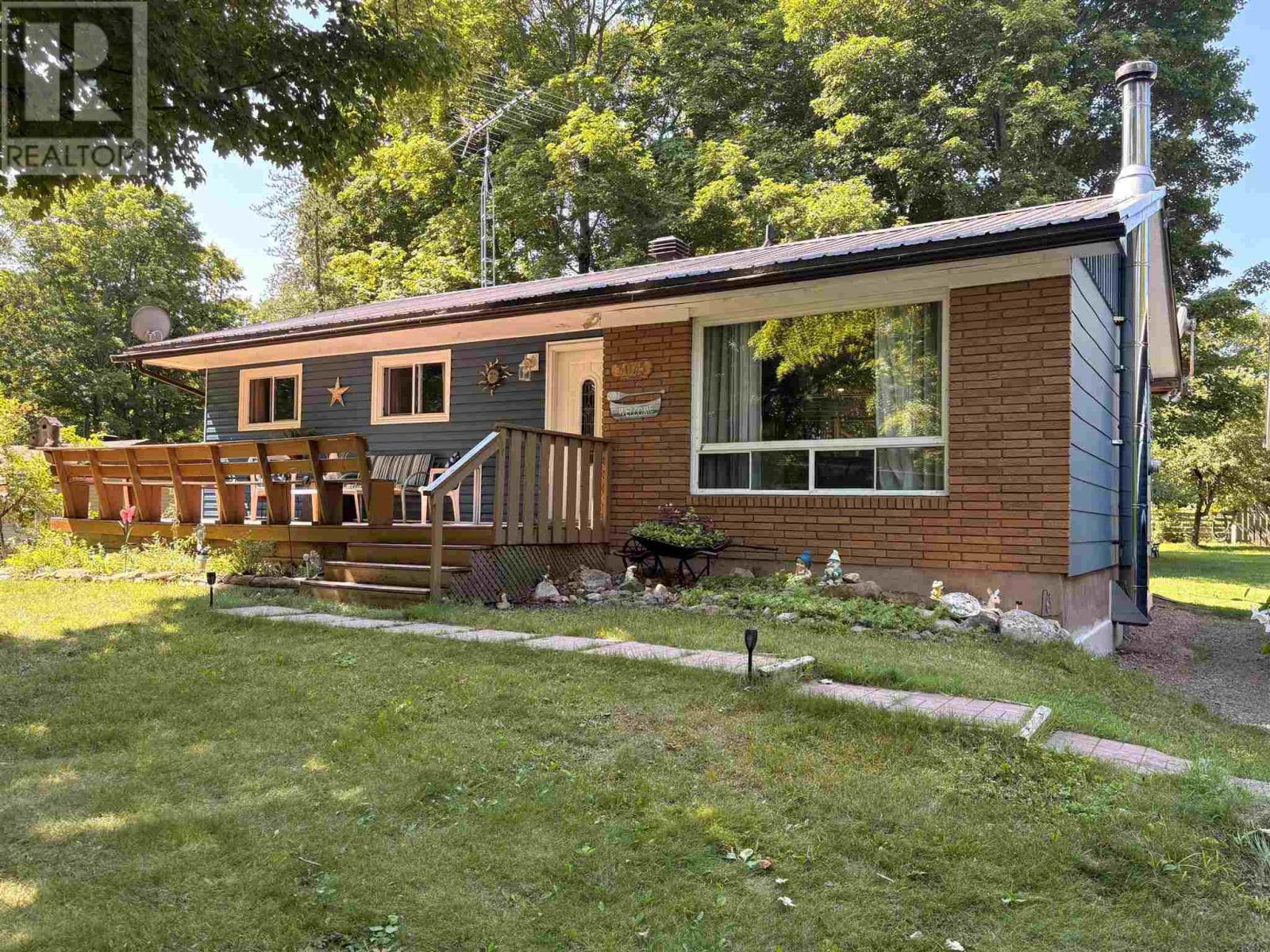 3035 Canoe Point Rd, 3035 Canoe Point Road, Hilton Beach, Ontario  P0R 1G0 - Photo 3 - SM262191