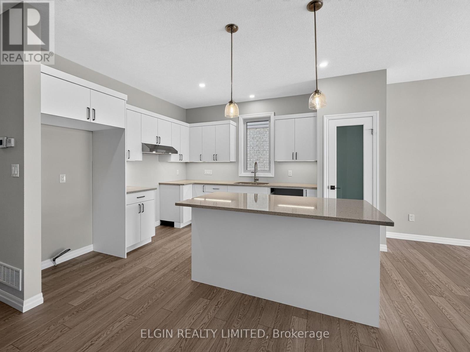 6 Finch Street, Tillsonburg, Ontario  N4G 0L9 - Photo 10 - X13676772