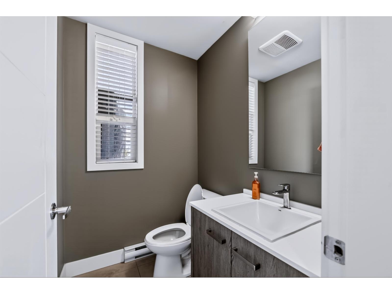 2 1938 North Parallel Road, Abbotsford, British Columbia  V3G 0H1 - Photo 13 - R3155573