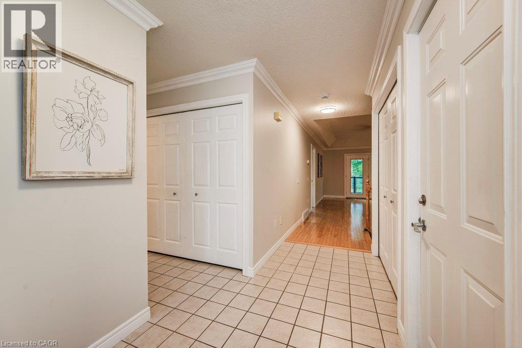 670 Salzburg Drive, Waterloo, Ontario  N2V 2N8 - Photo 5 - 40855424