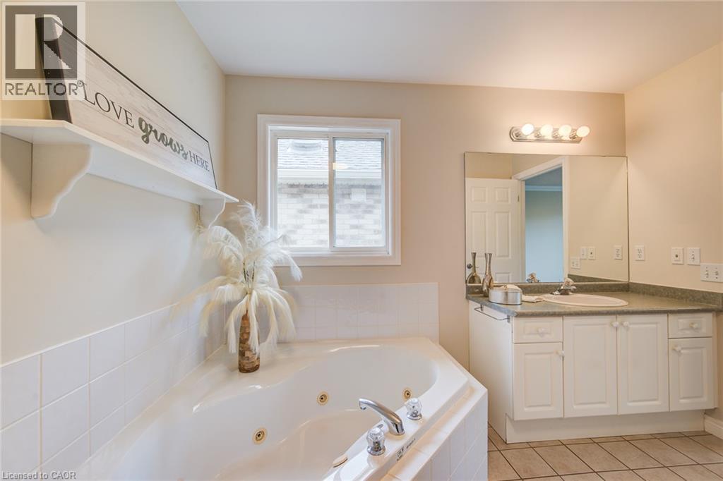 670 Salzburg Drive, Waterloo, Ontario  N2V 2N8 - Photo 24 - 40855424
