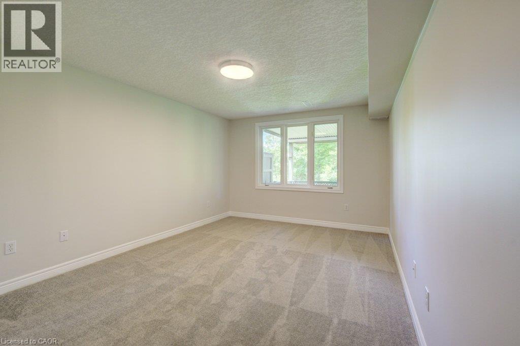 670 Salzburg Drive, Waterloo, Ontario  N2V 2N8 - Photo 29 - 40855424