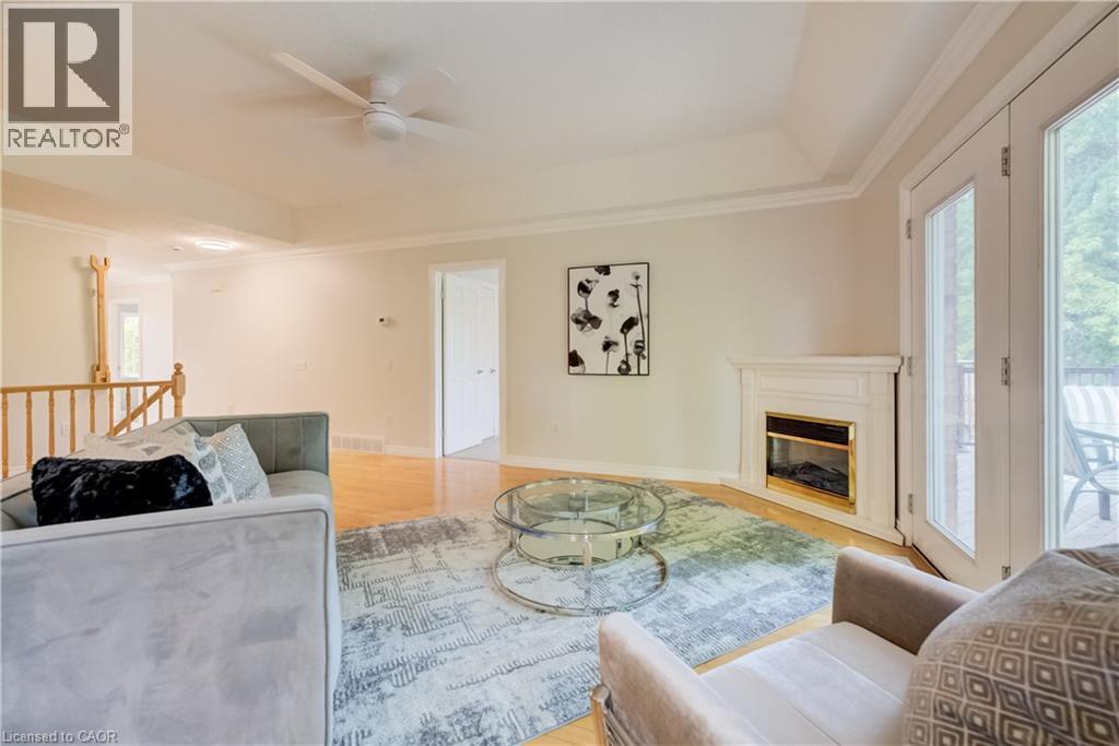670 Salzburg Drive, Waterloo, Ontario  N2V 2N8 - Photo 8 - 40855424