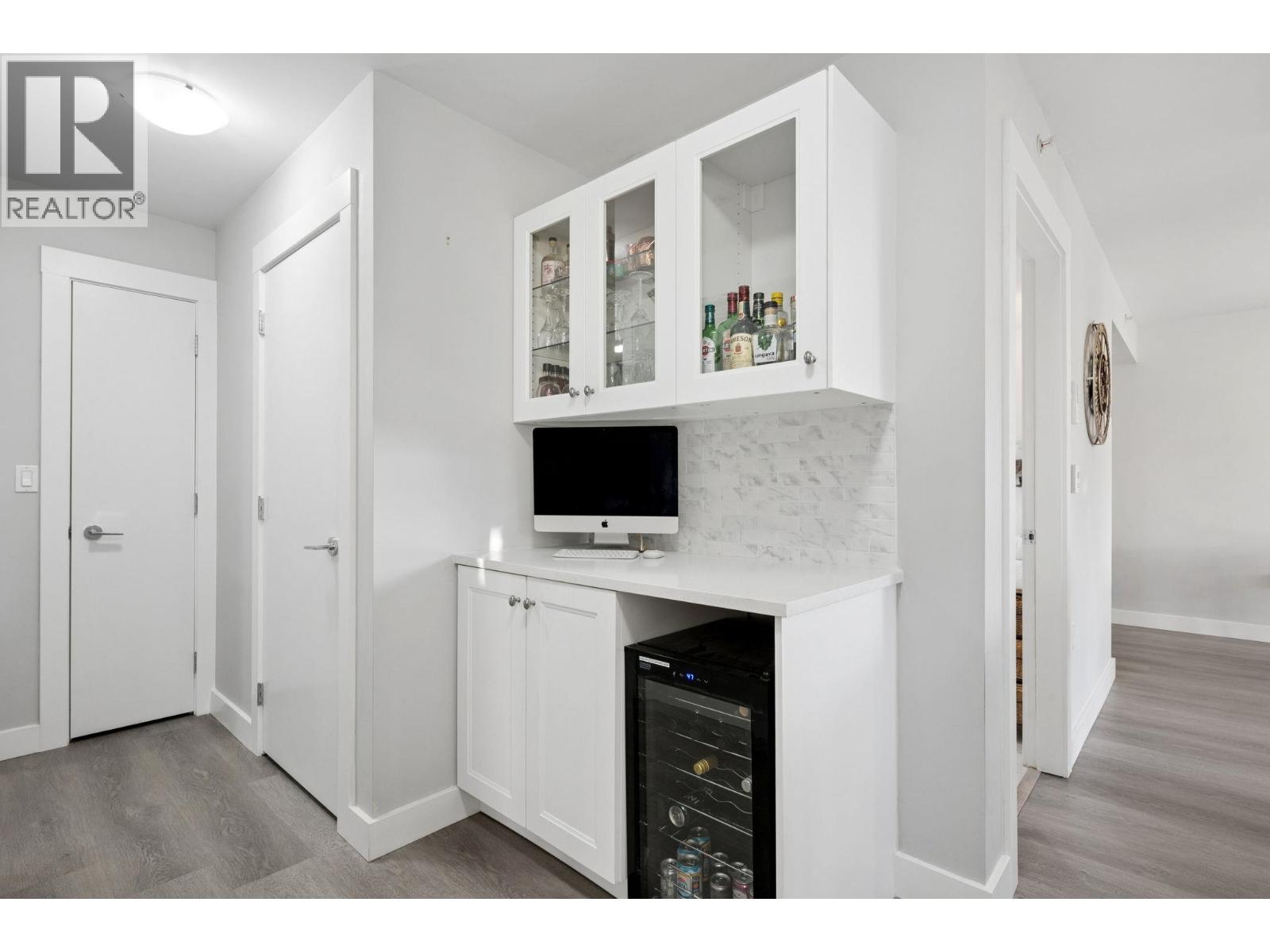308 160 W 3rd Street, North Vancouver, British Columbia  V7M 0A9 - Photo 12 - R3155809