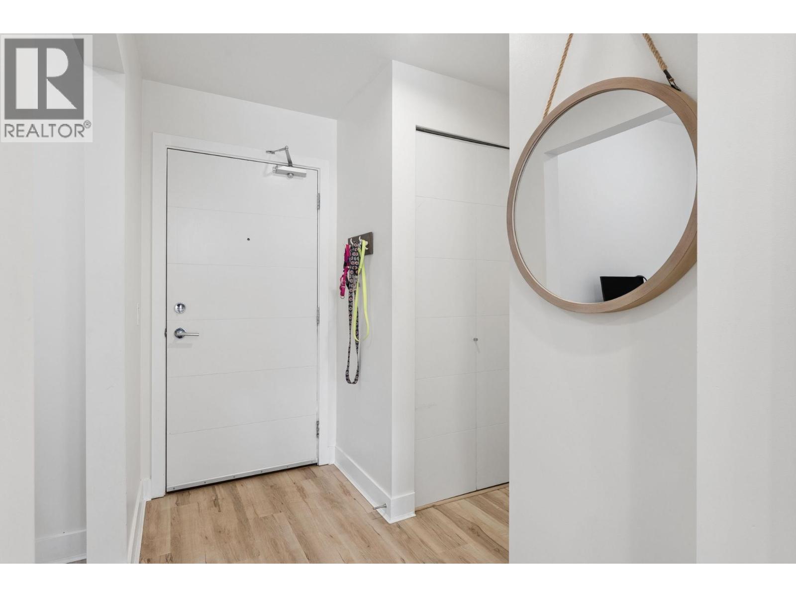 312 733 W 3rd Street, North Vancouver, British Columbia  V7M 0C8 - Photo 2 - R3155811