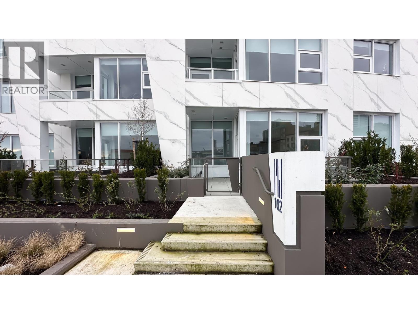 102 660 QUAYSIDE DRIVE, New Westminster, British Columbia