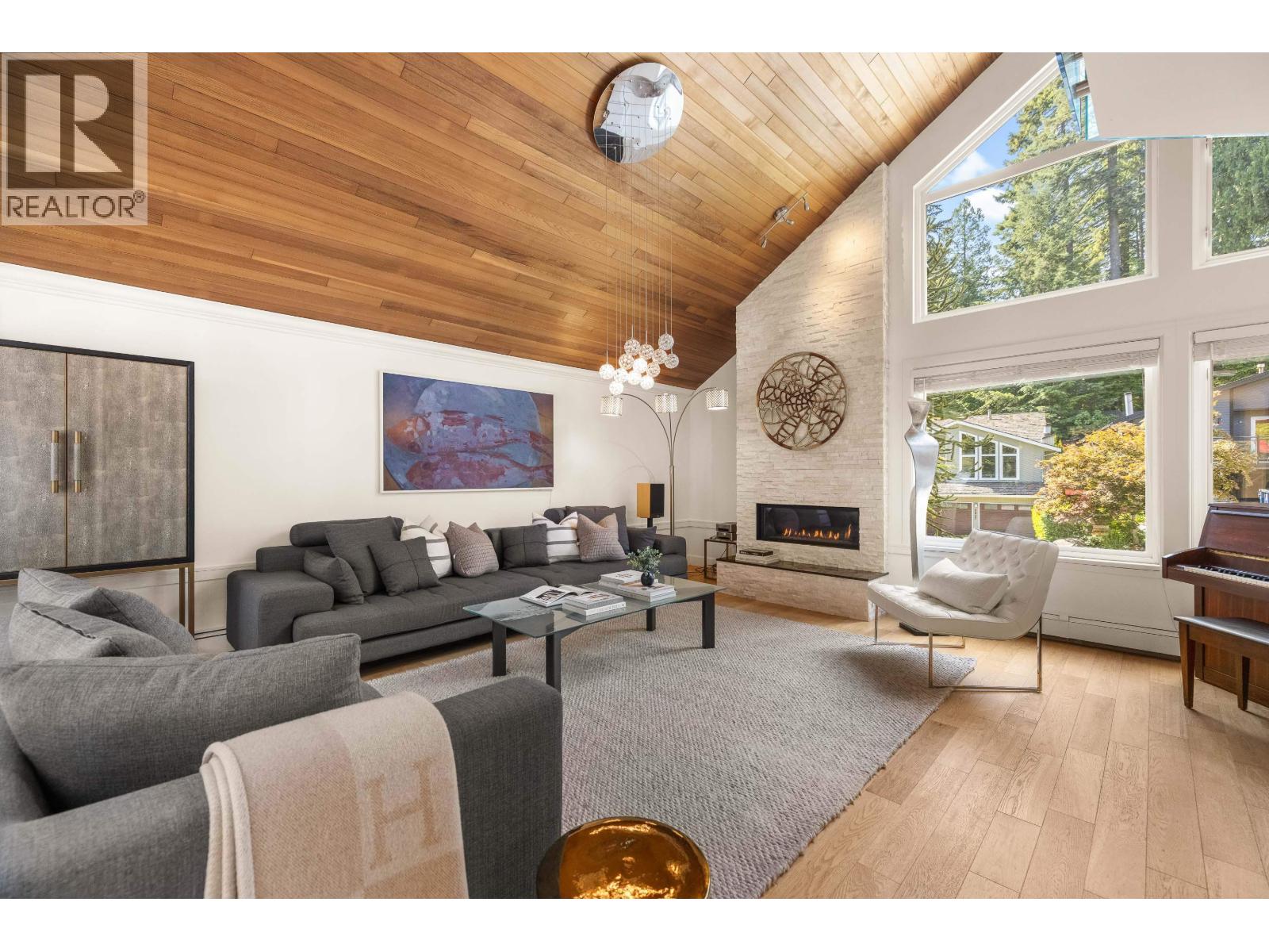 5522 Deerhorn Lane, North Vancouver, British Columbia V7R 4S6 - Photo 9 - R3155818
