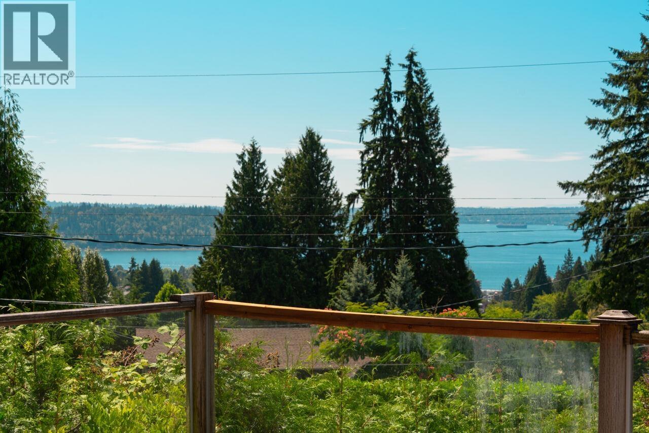 1241 Nepal Crescent, West Vancouver, British Columbia V7T 2H4 - Photo 13 - R3155843