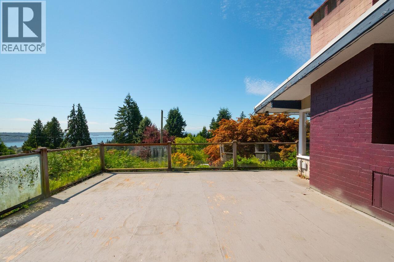 1241 Nepal Crescent, West Vancouver, British Columbia V7T 2H4 - Photo 27 - R3155843