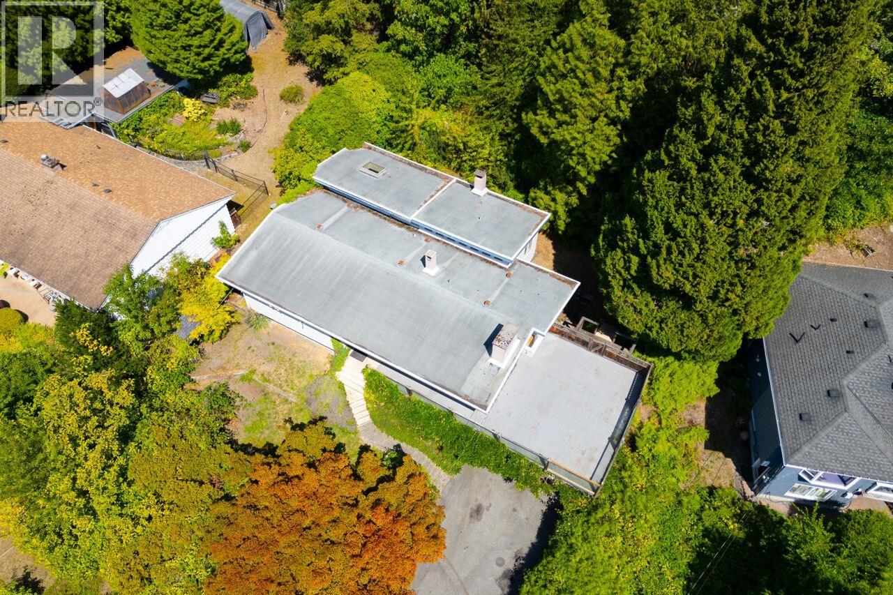 1241 Nepal Crescent, West Vancouver, British Columbia V7T 2H4 - Photo 33 - R3155843