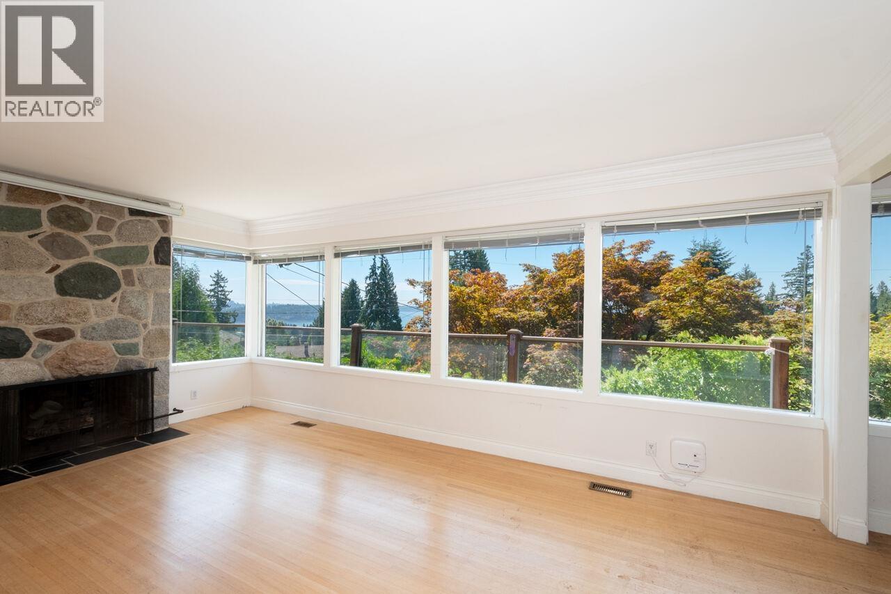 1241 Nepal Crescent, West Vancouver, British Columbia V7T 2H4 - Photo 6 - R3155843