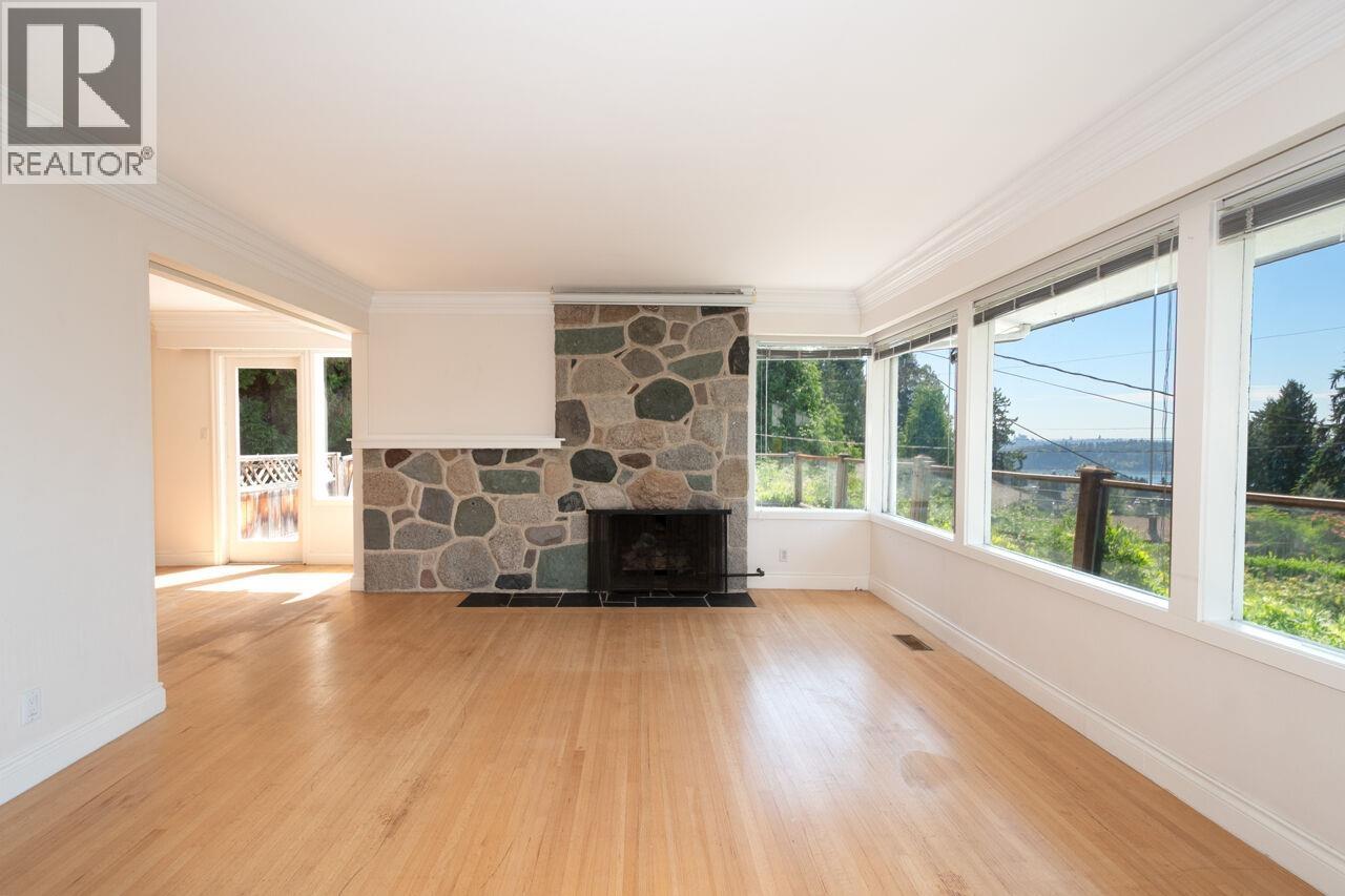 1241 Nepal Crescent, West Vancouver, British Columbia V7T 2H4 - Photo 7 - R3155843