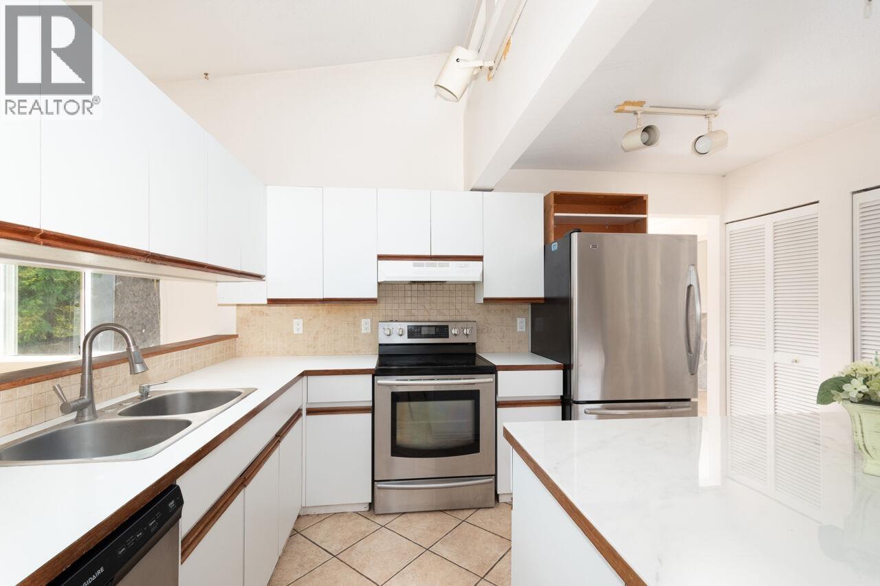 1241 Nepal Crescent, West Vancouver, British Columbia V7T 2H4 - Photo 8 - R3155843
