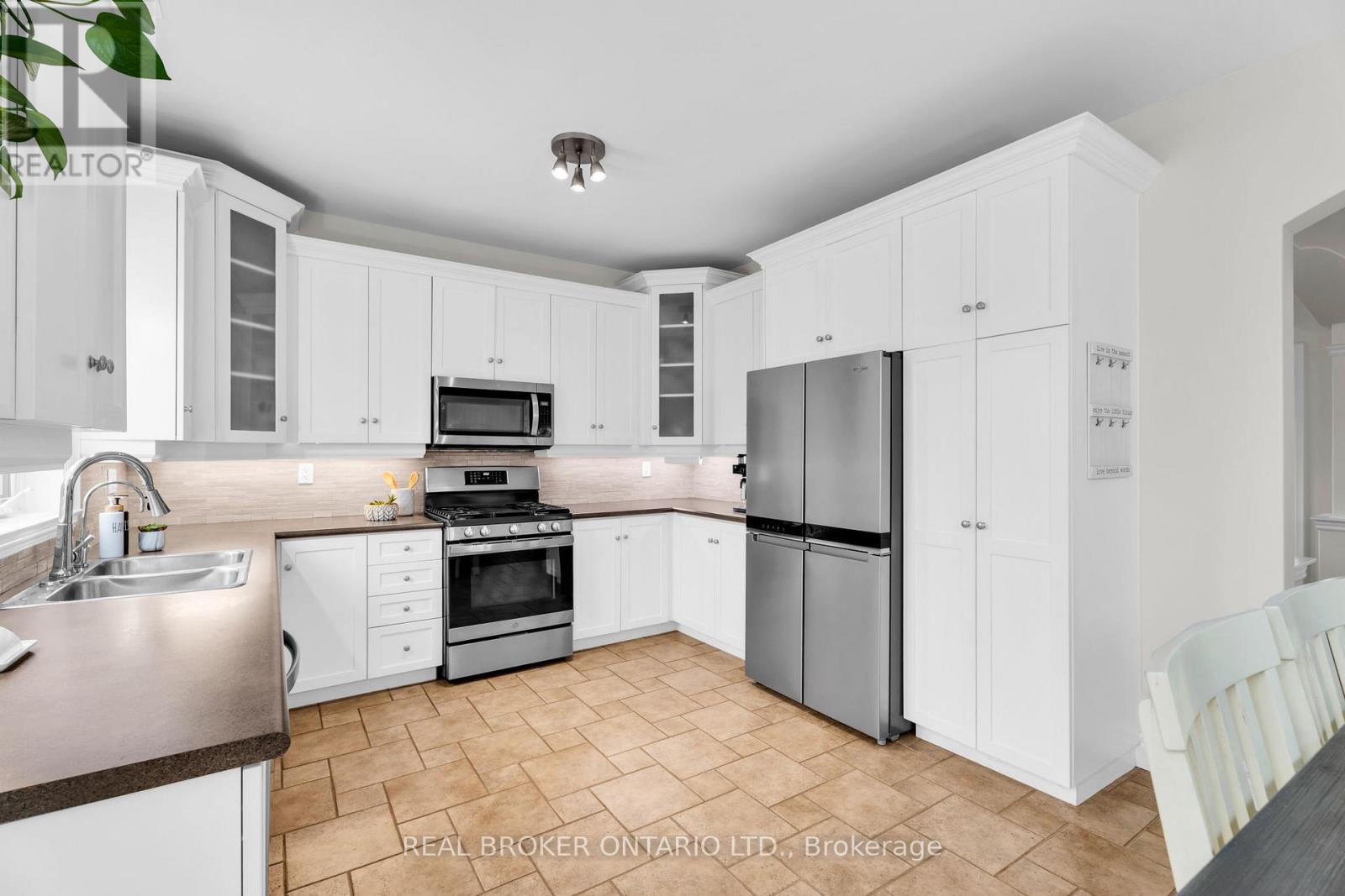 27 Rennie Street, Halton Hills, Ontario  L7J 2Y7 - Photo 18 - W13573786