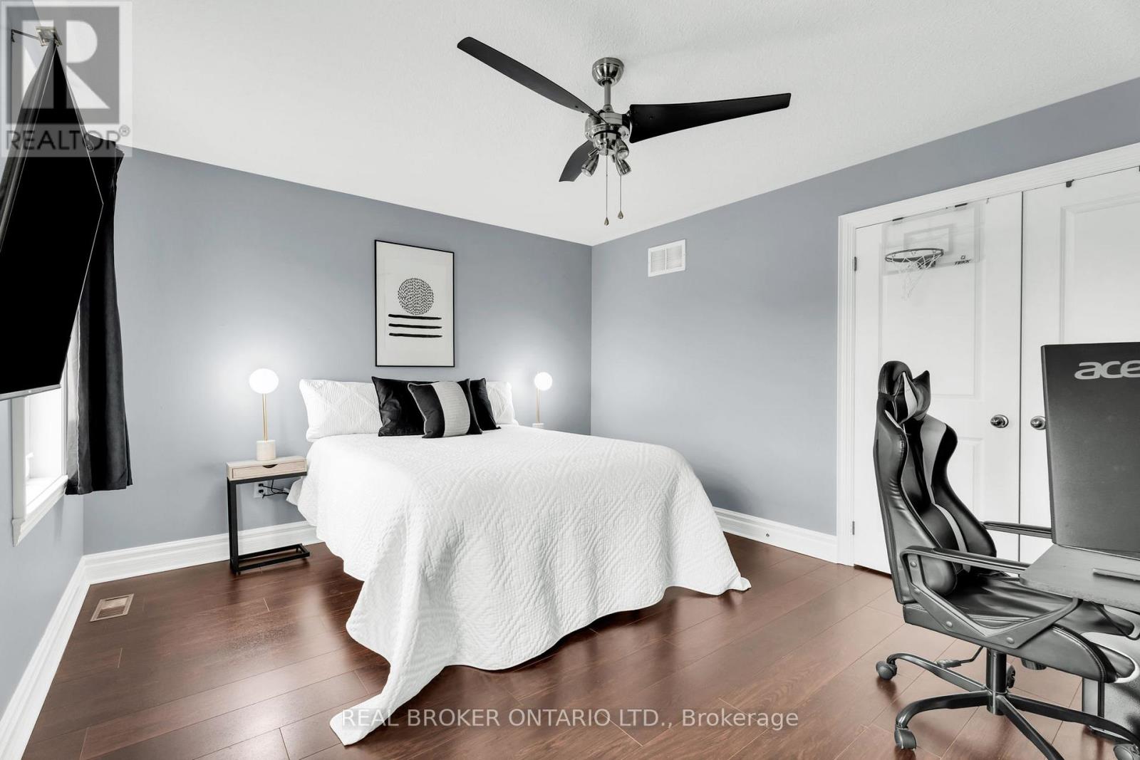27 Rennie Street, Halton Hills, Ontario  L7J 2Y7 - Photo 30 - W13573786