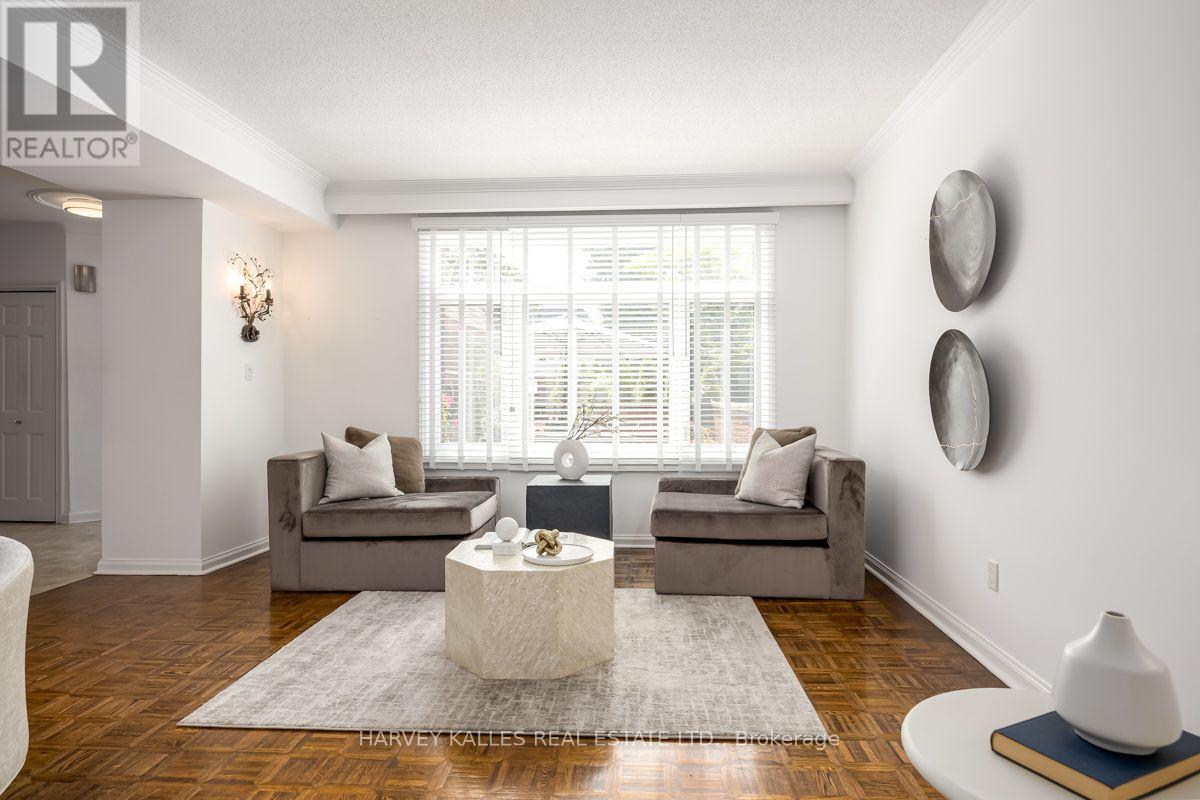 92 Prue Avenue, Toronto, Ontario  M6B 1R5 - Photo 10 - C13676822