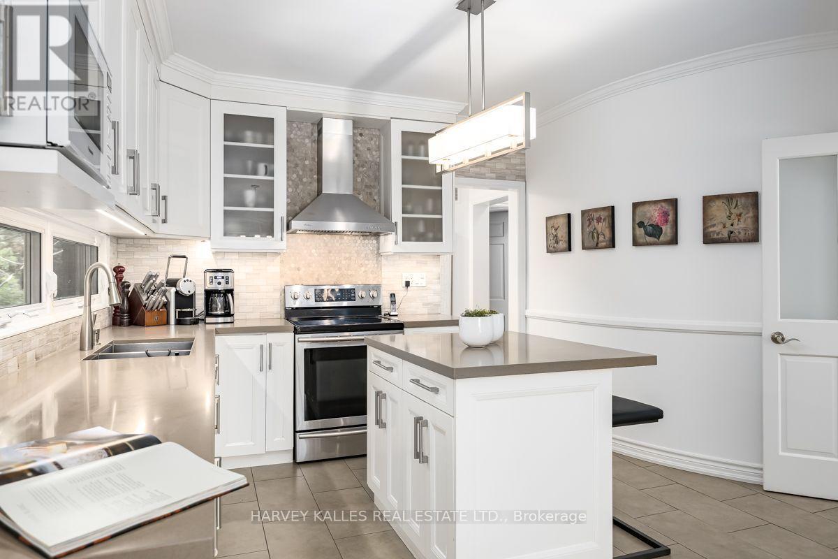 92 Prue Avenue, Toronto, Ontario  M6B 1R5 - Photo 16 - C13676822