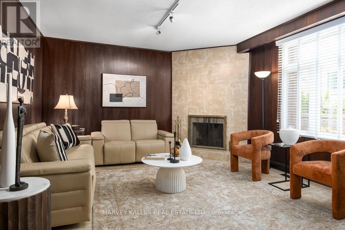 92 Prue Avenue, Toronto, Ontario  M6B 1R5 - Photo 19 - C13676822