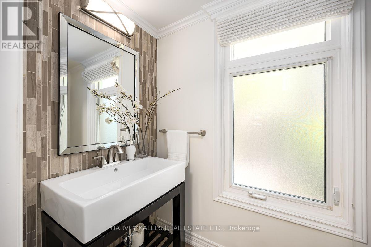 92 Prue Avenue, Toronto, Ontario  M6B 1R5 - Photo 22 - C13676822
